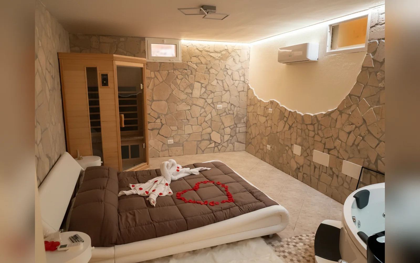 Amos Port-Suite, Civitavecchia (Lazio) — galleria foto 15