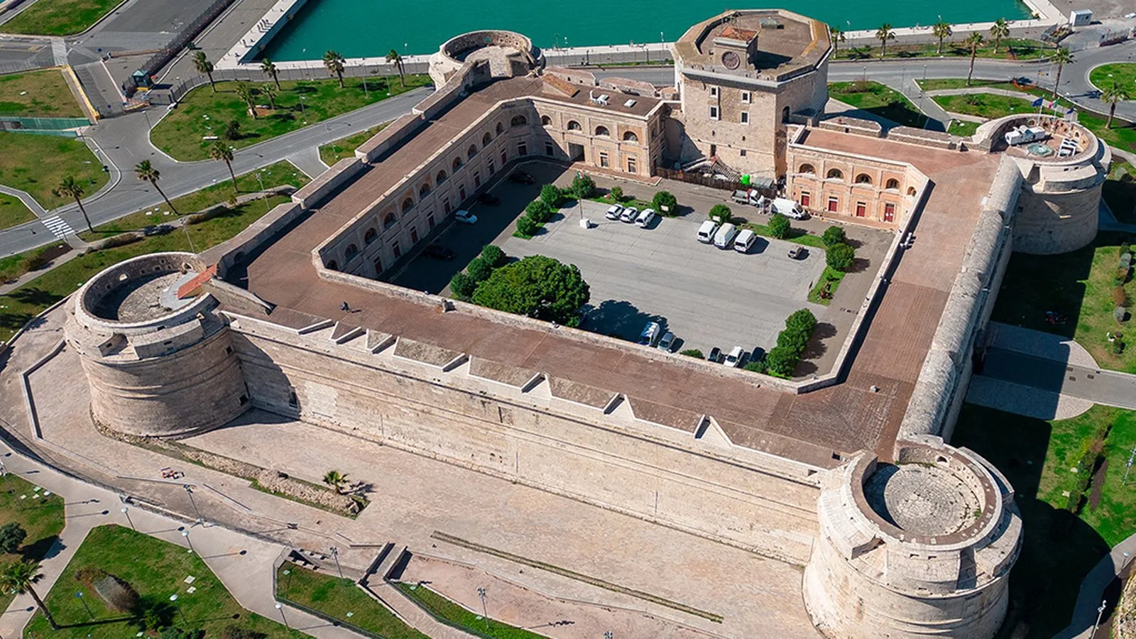 Amos Port-Suite, Civitavecchia (Lazio)